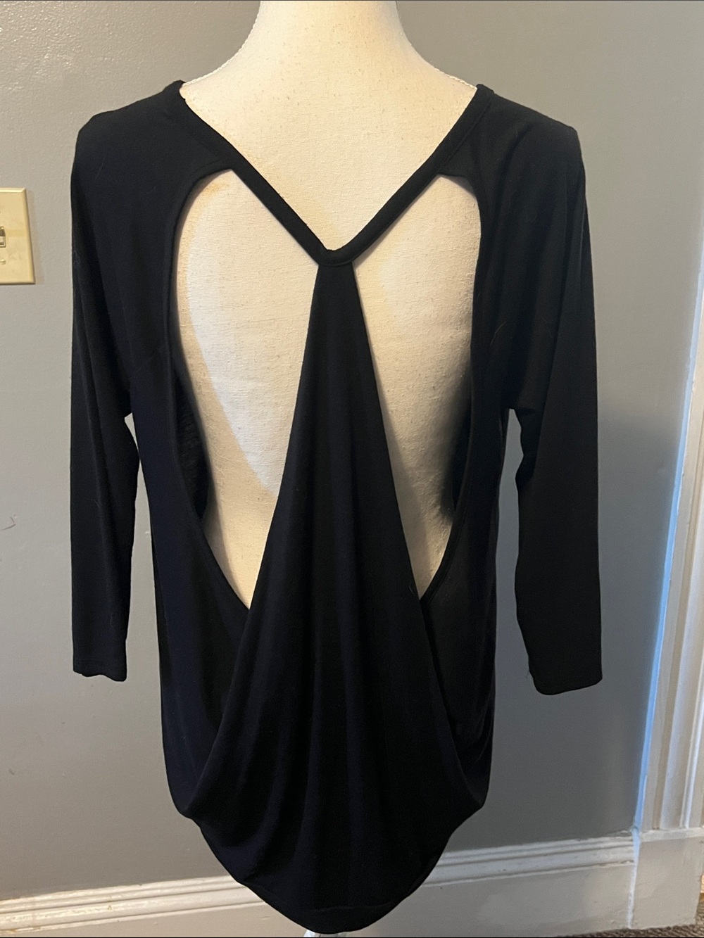 Xersion Black Long-Sleeve Open-Back Drape Top